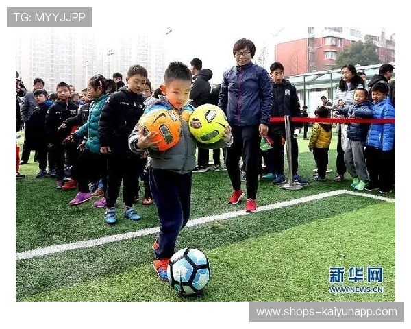 中国足球推出“足球公益助学”计划